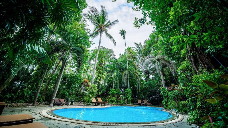 Baan Klang Aow Beach Resort