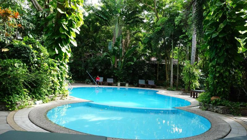 Baan Klang Aow Beach Resort