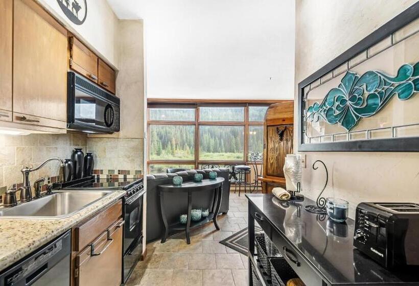 Отель 2914 River Bank Lodge Keystone