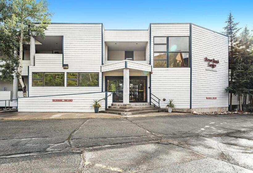 Отель 2914 River Bank Lodge Keystone