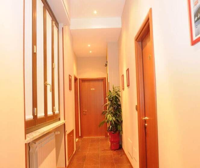 Отель Affittacamere Conte Di Cavour