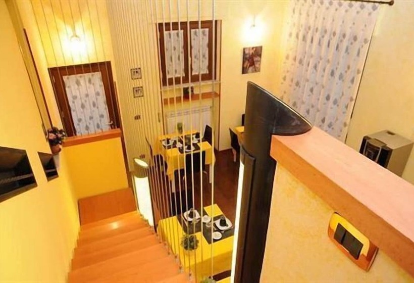 Отель Affittacamere Conte Di Cavour