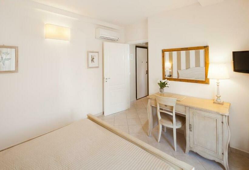 בית מלון כפרי Alcantara Resort Di Charme Adults Only