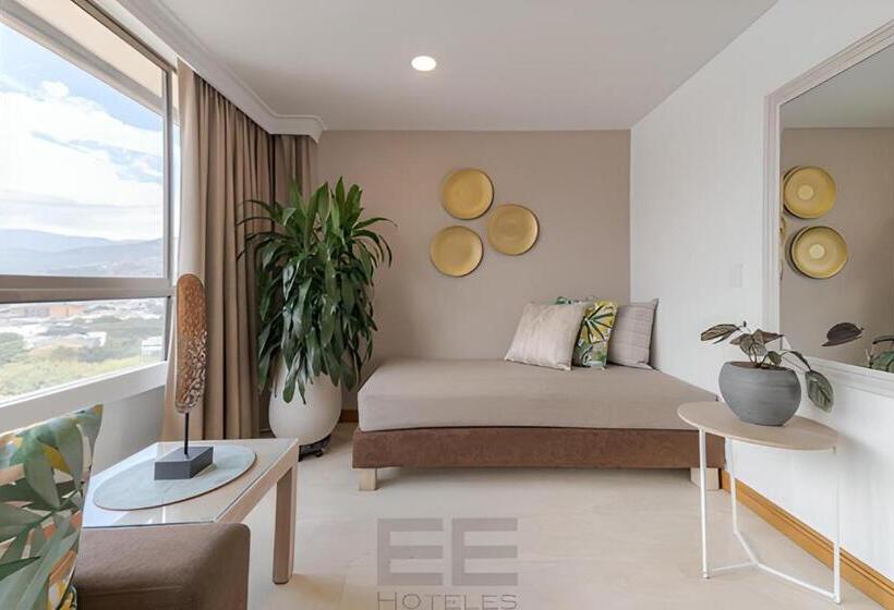 Alcazar De Oviedo By Ee Hoteles