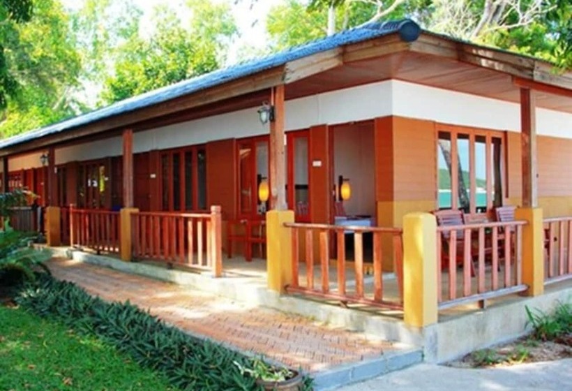 בית מלון כפרי Anahata Resort Samui