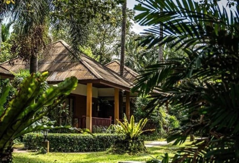 בית מלון כפרי Anahata Resort Samui