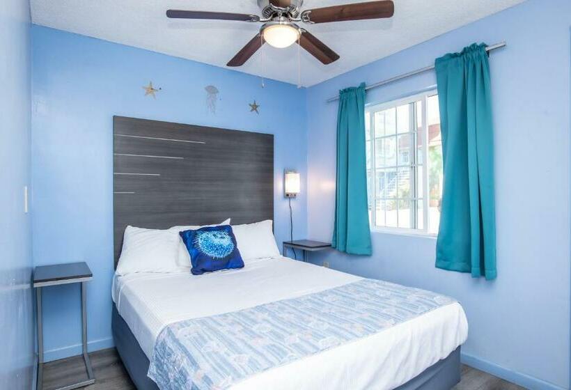 فندق Aqua Breeze Inn