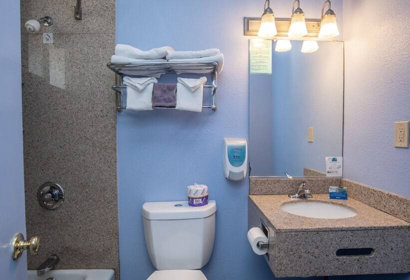 فندق Aqua Breeze Inn