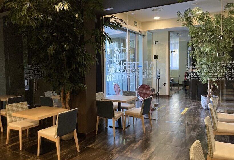 هتل Ar Isabel De Farnesio