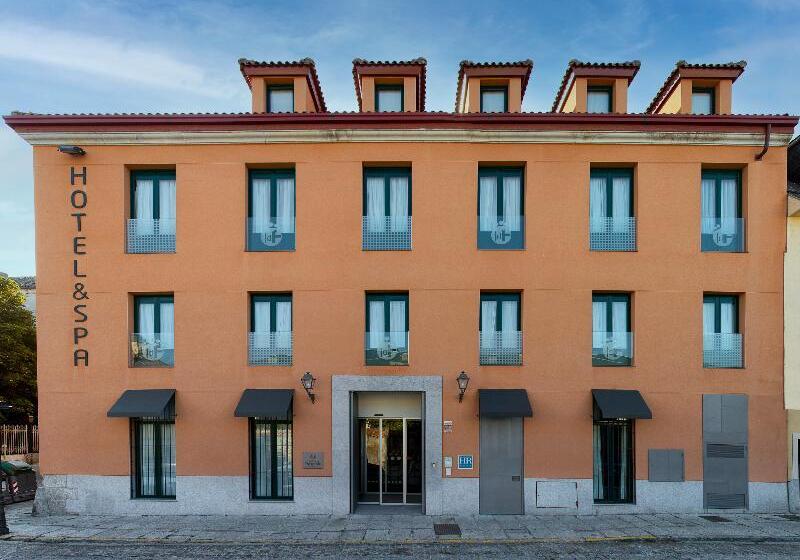 هتل Ar Isabel De Farnesio