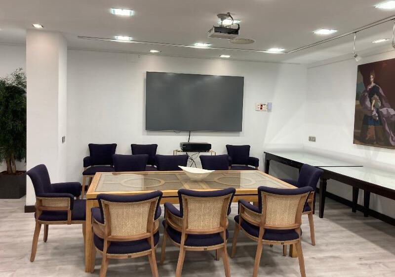 هتل Ar Isabel De Farnesio