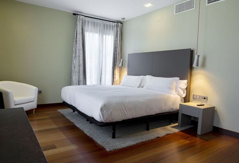 هتل Ar Isabel De Farnesio