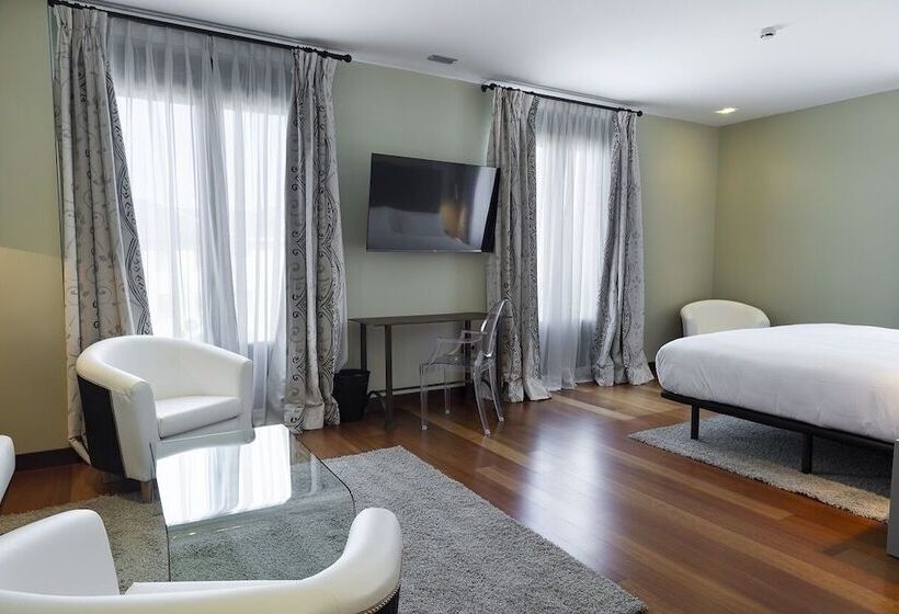 هتل Ar Isabel De Farnesio