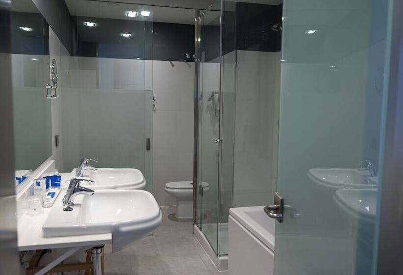 هتل Ar Isabel De Farnesio