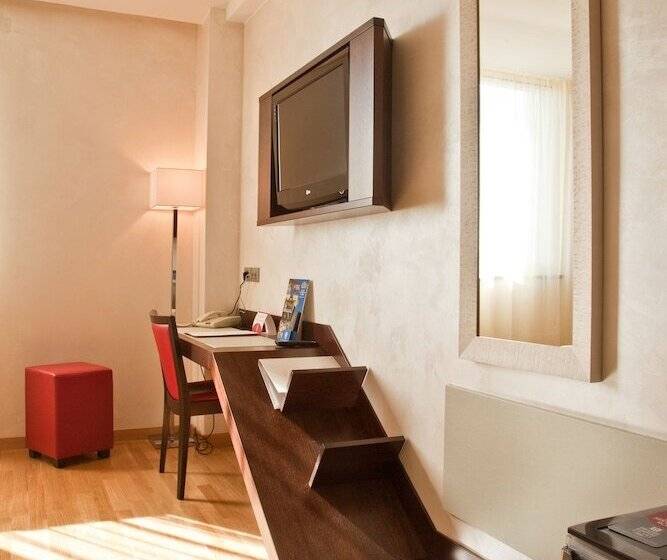 فندق Breaking Business