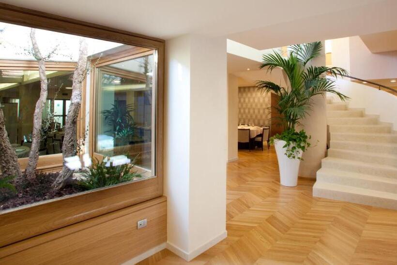 فندق Breaking Business