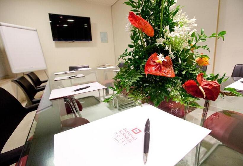 فندق Breaking Business