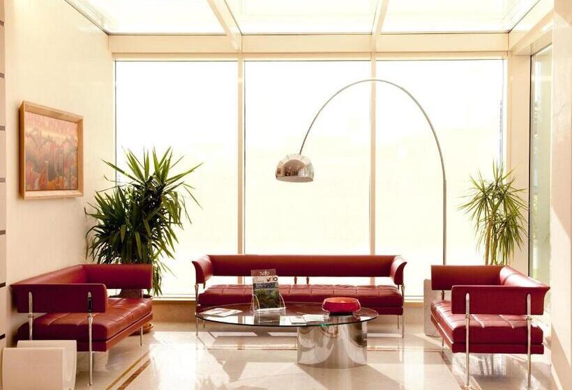 فندق Breaking Business