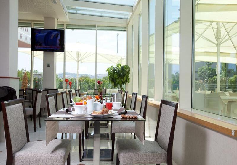 فندق Breaking Business