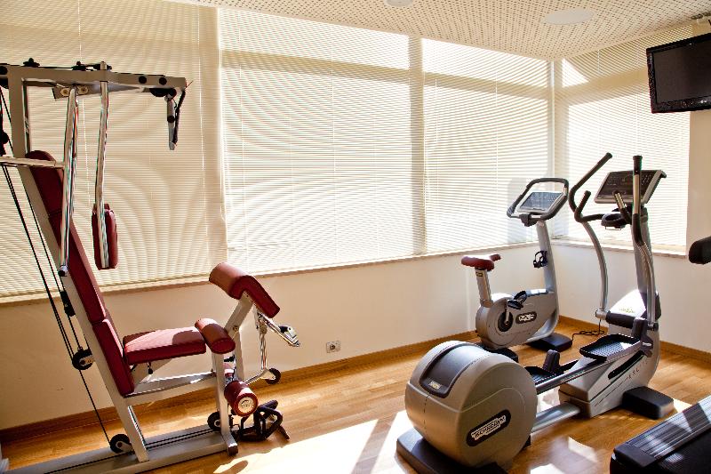 فندق Breaking Business