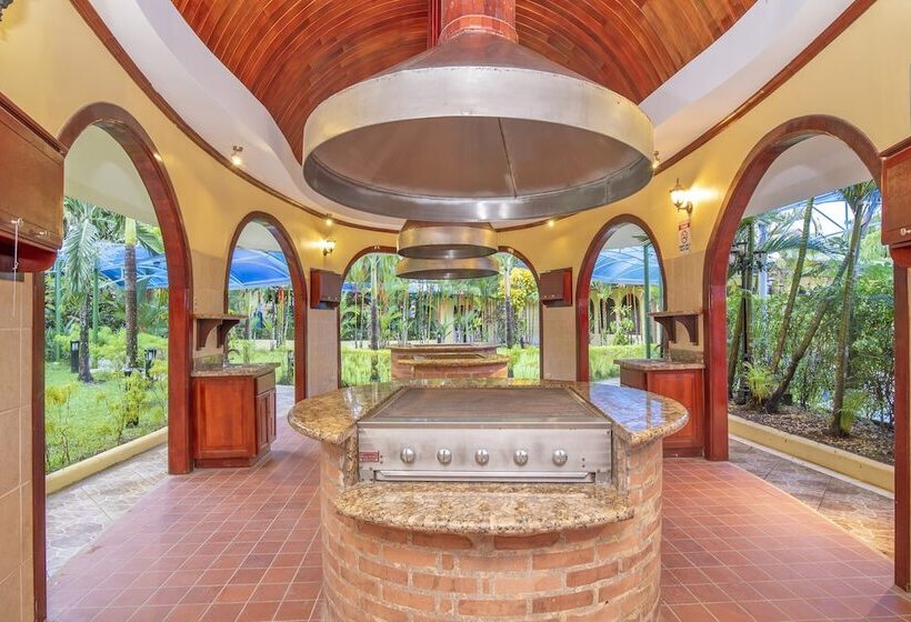 فندق Casa Roland Golfito Resort