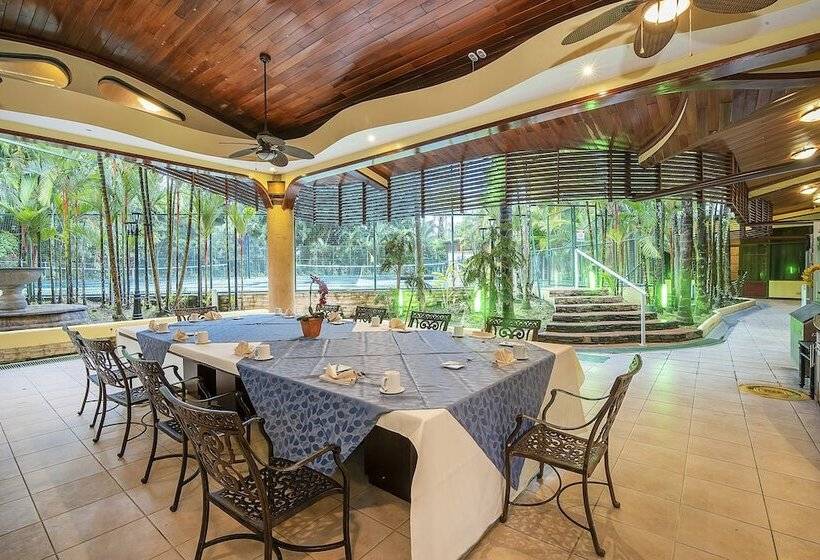 فندق Casa Roland Golfito Resort