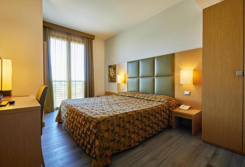 Отель Castelmartini Wellness & Business