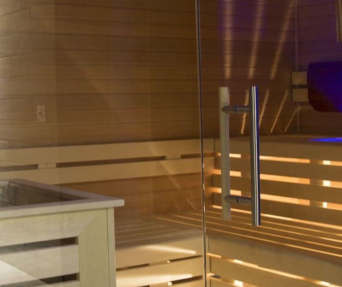 Отель Castelmartini Wellness & Business