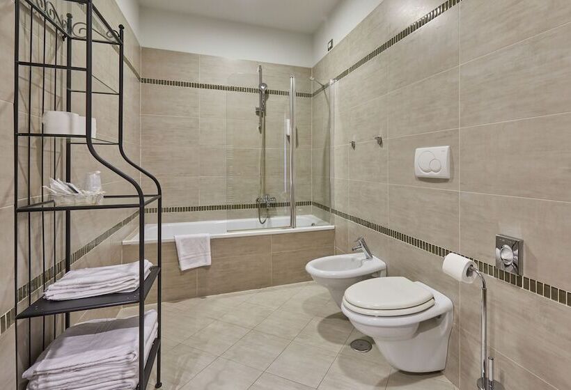 Отель Castelmartini Wellness & Business