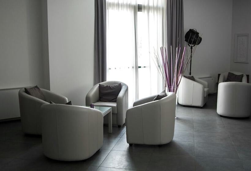 Отель Castelmartini Wellness & Business