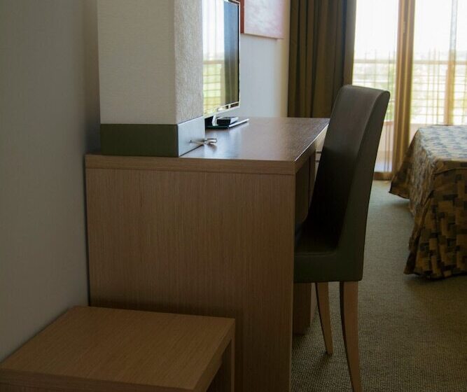 Отель Castelmartini Wellness & Business