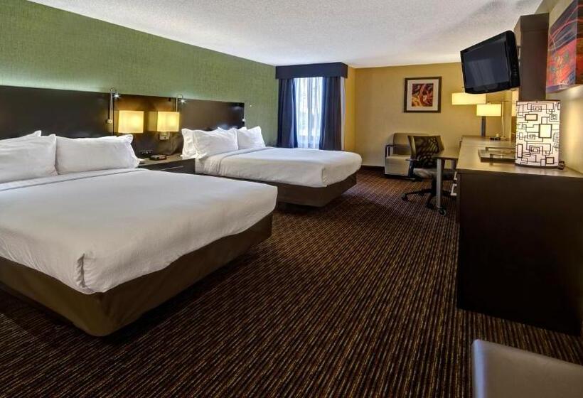 Clarion Hotel & Suites Conference Center Memphis Airport