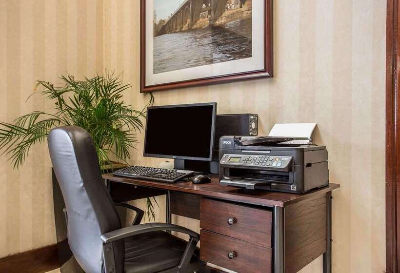 Отель Comfort Inn & Suites Ft.jackson Maingate