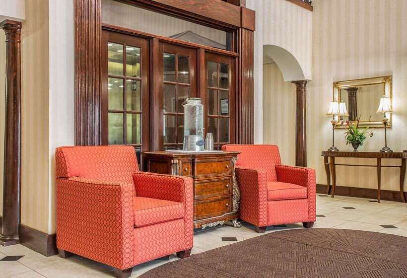 Отель Comfort Inn & Suites Ft.jackson Maingate