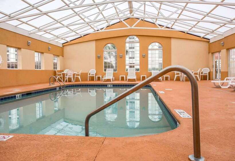 Отель Comfort Inn & Suites Ft.jackson Maingate