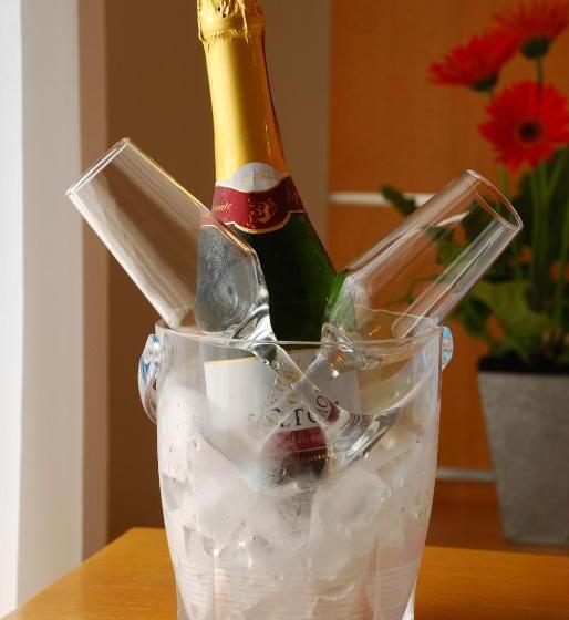 Отель Differential Flat