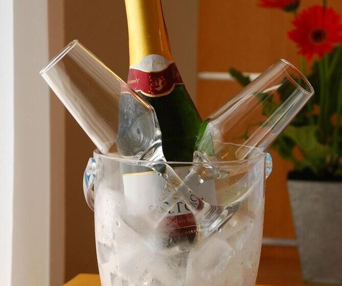 Отель Differential Flat