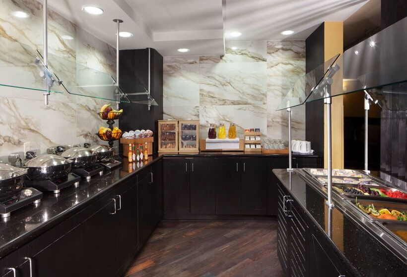 ホテル Doubletree By Hilton El Paso Downtown