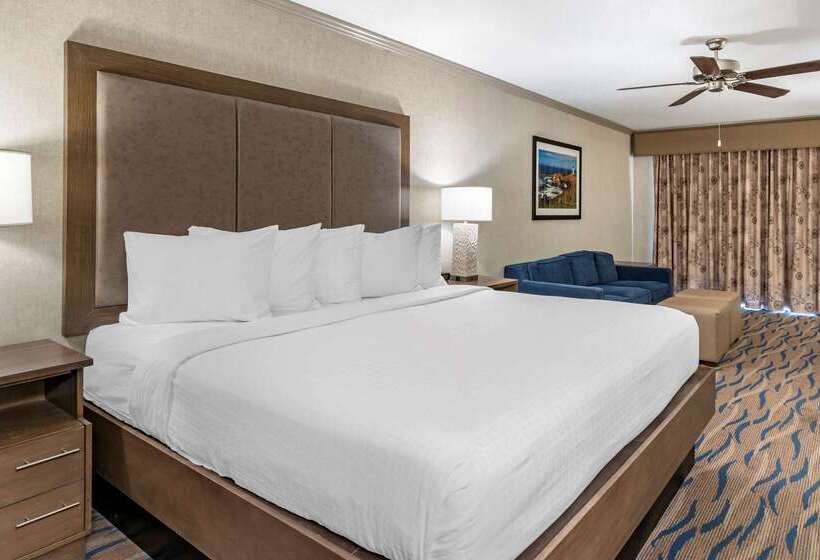 Elizabeth Oceanfront Suites, Ascend Hotel Collection