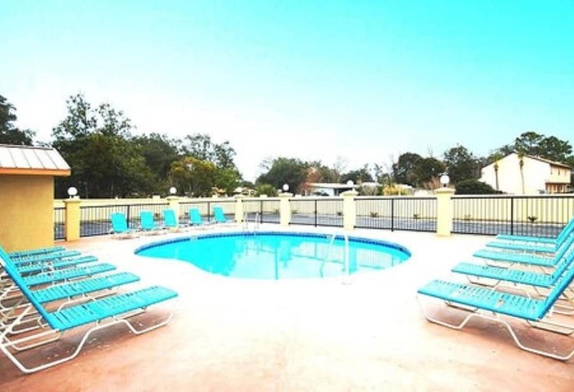 فندق Fairway Inn