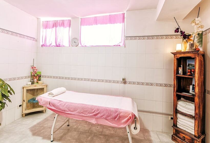 فندق Galidon Wellness Park & Spa