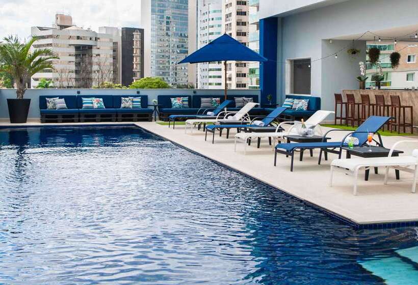 ホテル Golden Tulip Porto Vitoria