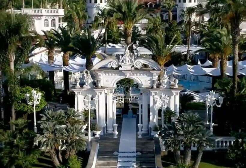 Grand Hotel La Sonrisa