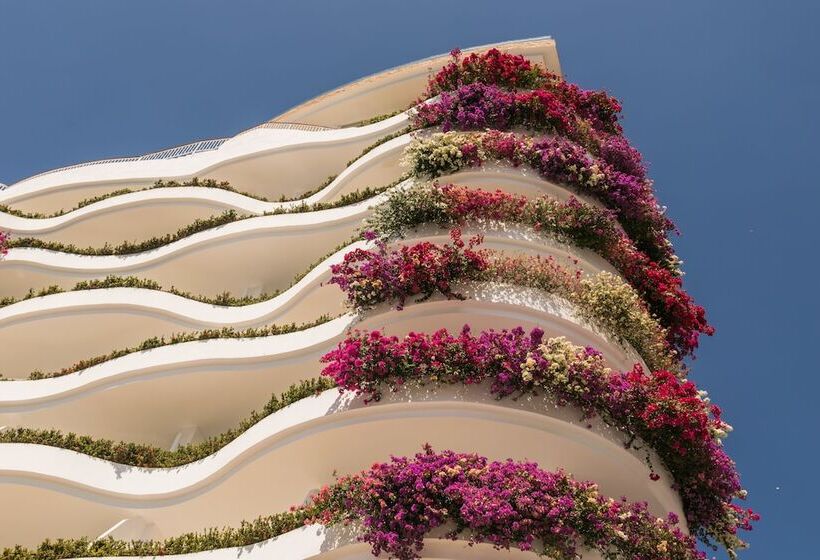 בית מלון כפרי Grand Miramar All Luxury Suites & Residences