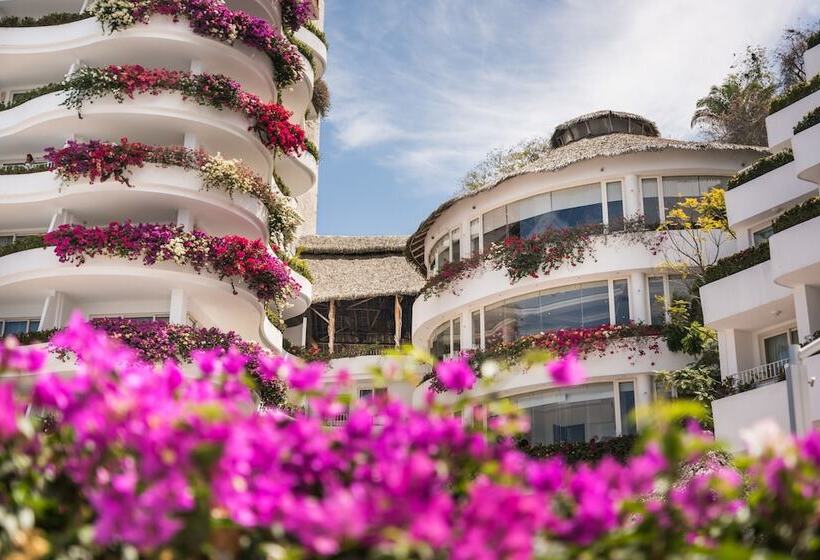 בית מלון כפרי Grand Miramar All Luxury Suites & Residences