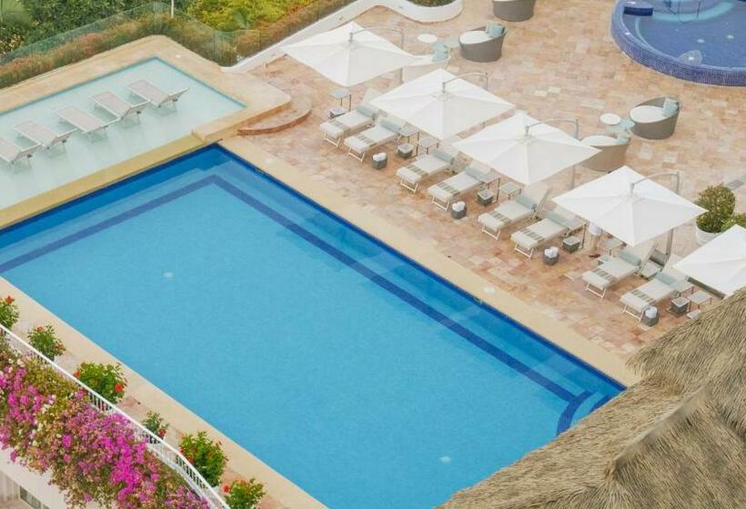 בית מלון כפרי Grand Miramar All Luxury Suites & Residences