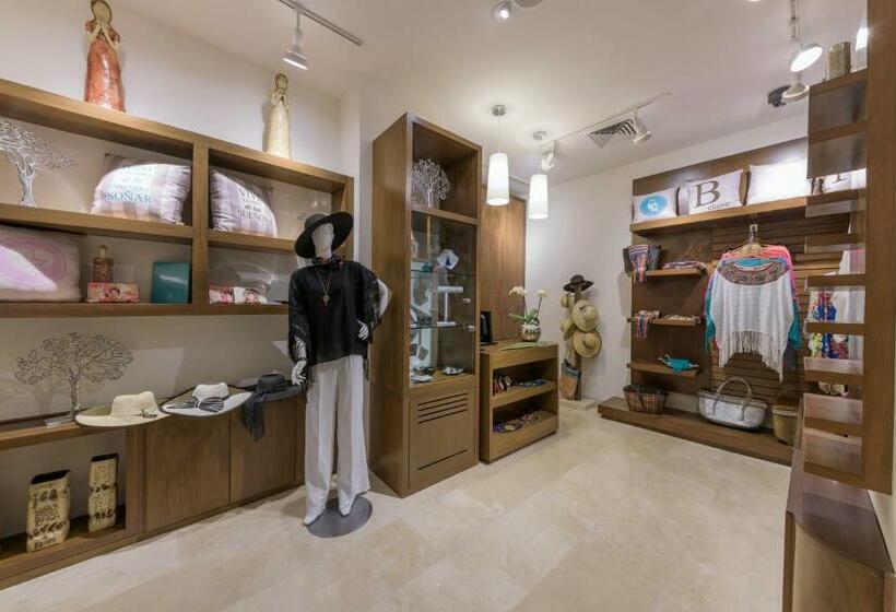 בית מלון כפרי Grand Miramar All Luxury Suites & Residences