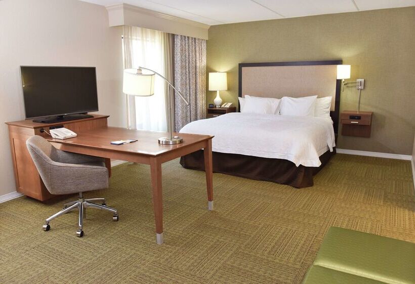 בית מלון כפרי Hampton Inn & Suites Alexandria