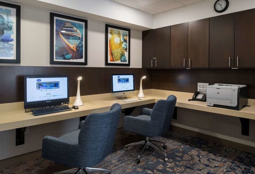 هتل Hampton Inn & Suites By Hilton Halifax   Dartmouth