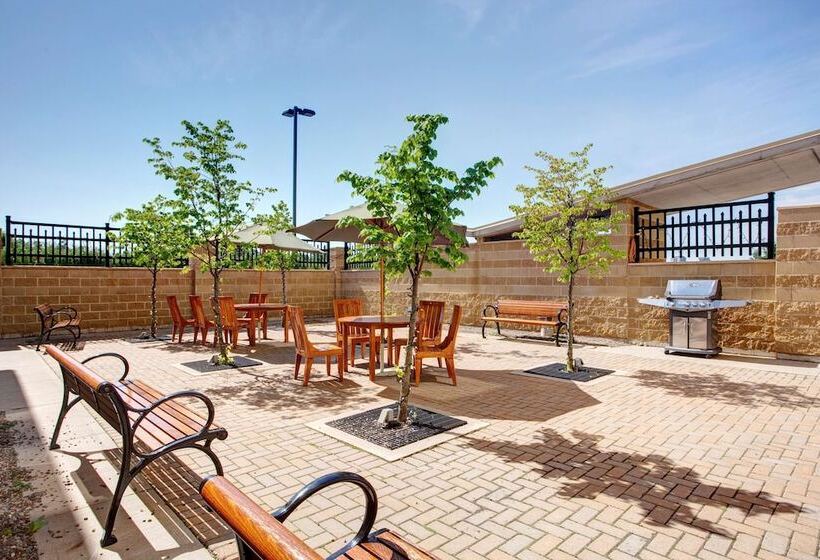 هتل Hampton Inn & Suites By Hilton Halifax   Dartmouth